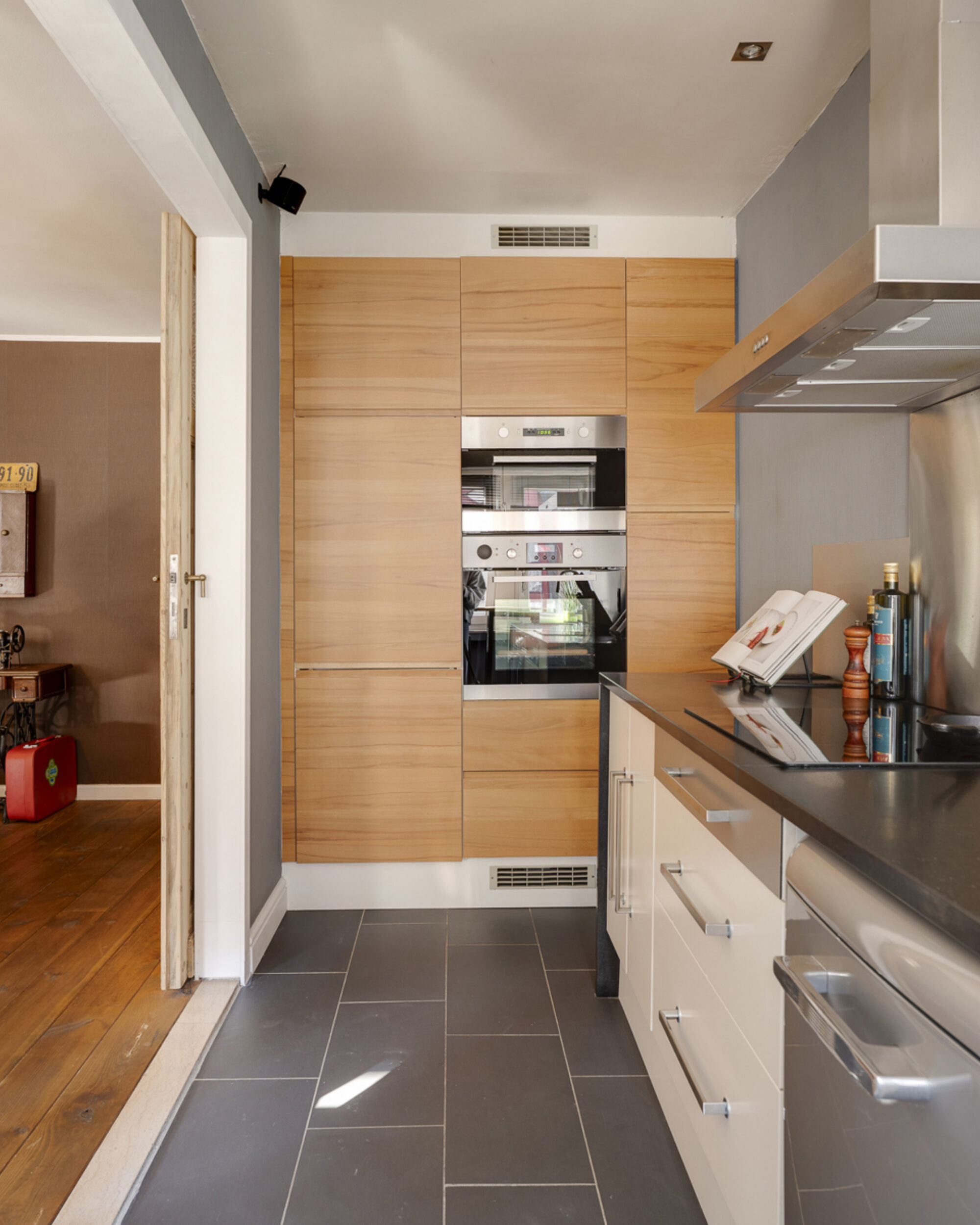 B2800ca6688f4392bfe5d47430c63421